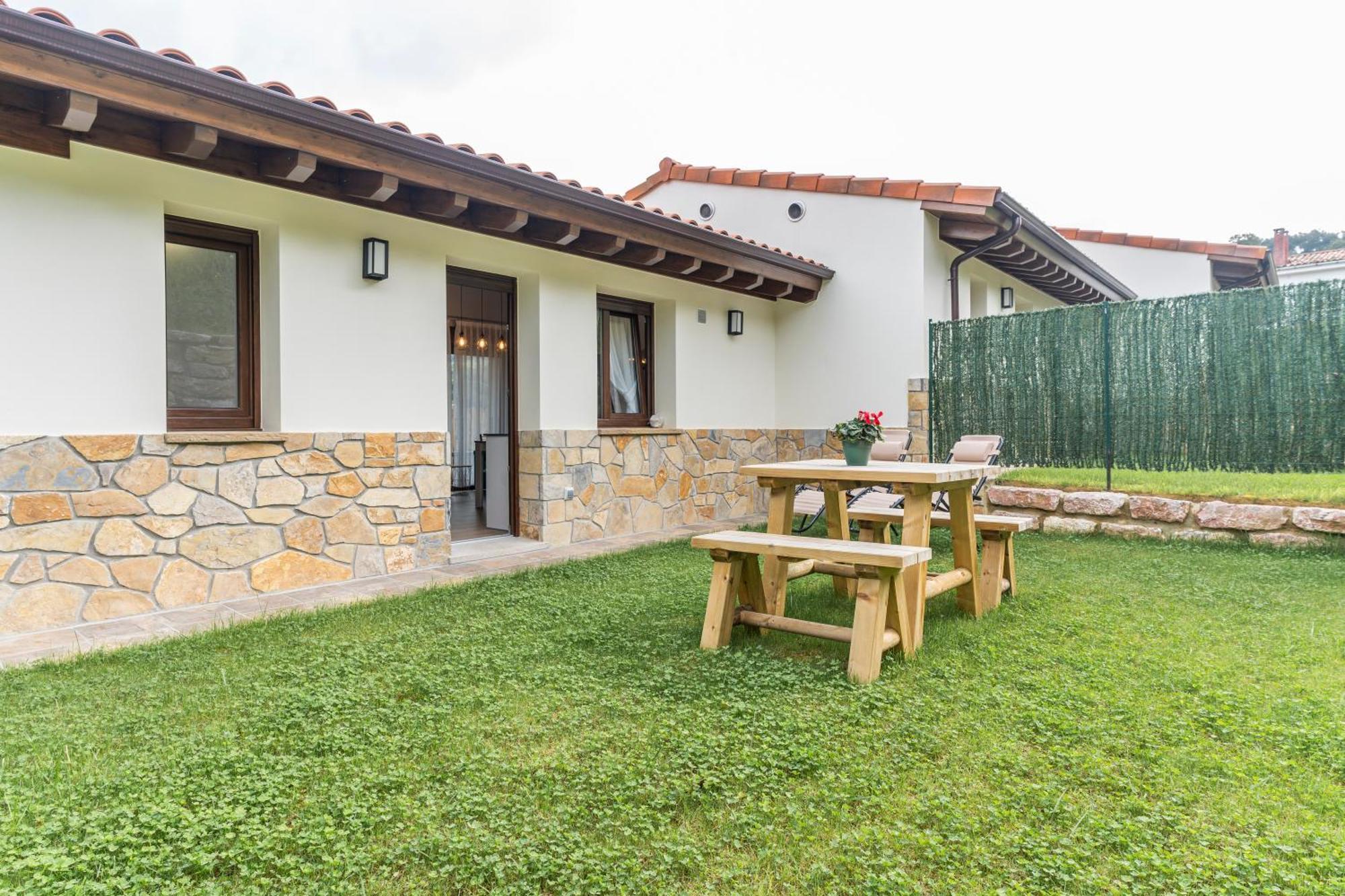 Apartamentos Cuetumerin Onís Exteriör bild